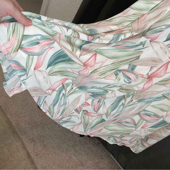 Lulu’s Thriving Moment White Floral Print Puff Sleeve Cutout Midi Dress, Medium - Picture 16 of 16